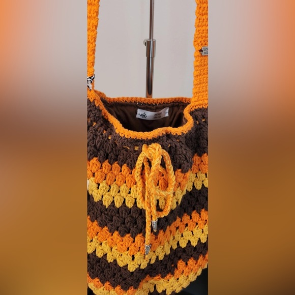 Large sized bag with thick orange strap - Picture 3 of 4